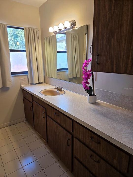 For Sale: $228,900 (2 beds, 2 baths, 1248 Square Feet)