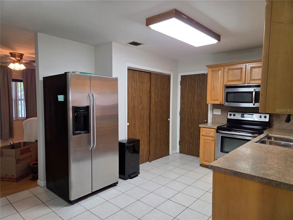 For Sale: $228,900 (2 beds, 2 baths, 1248 Square Feet)