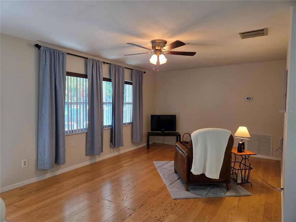 For Sale: $228,900 (2 beds, 2 baths, 1248 Square Feet)