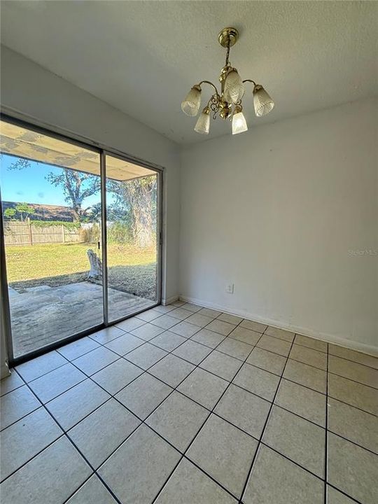 На продажу: $315,000 (4 спален, 2 ванн, 1482 Квадратных фут)