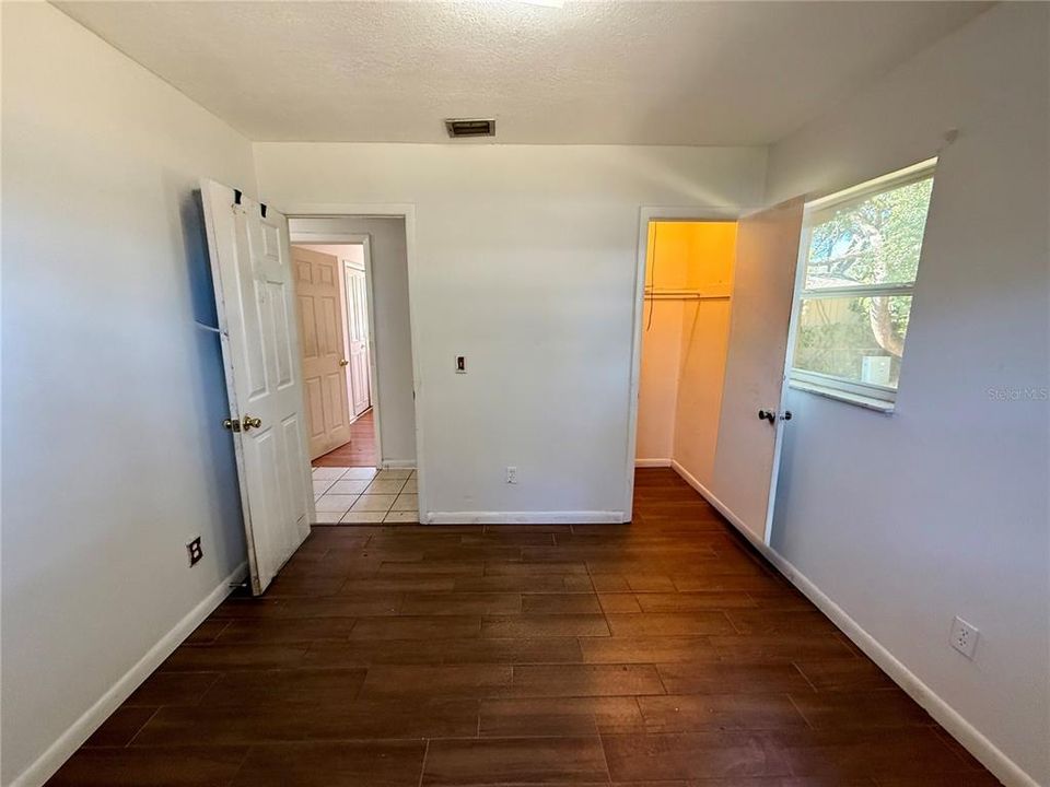 На продажу: $315,000 (4 спален, 2 ванн, 1482 Квадратных фут)