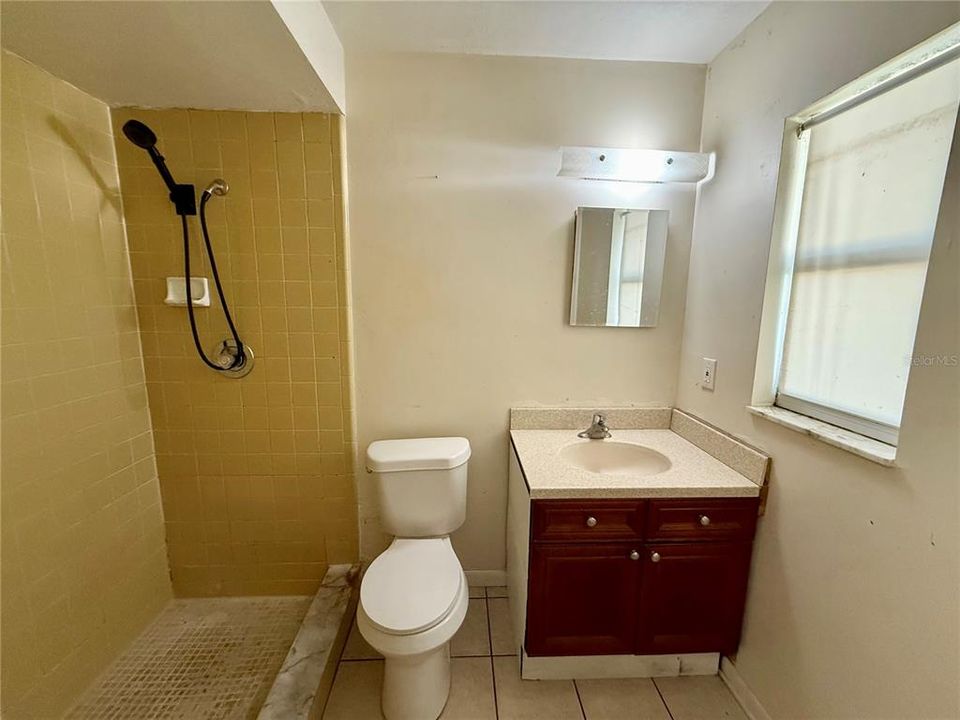 На продажу: $315,000 (4 спален, 2 ванн, 1482 Квадратных фут)