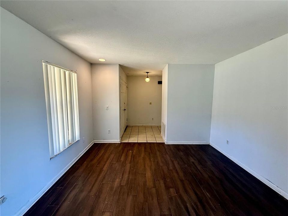 На продажу: $315,000 (4 спален, 2 ванн, 1482 Квадратных фут)