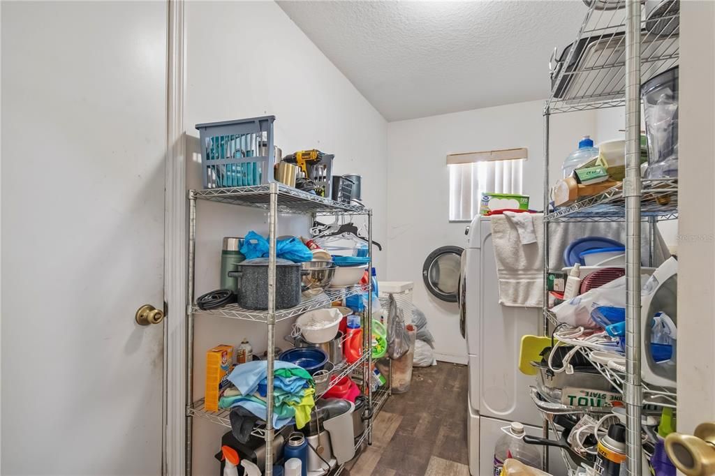 For Sale: $274,999 (3 beds, 2 baths, 2020 Square Feet)