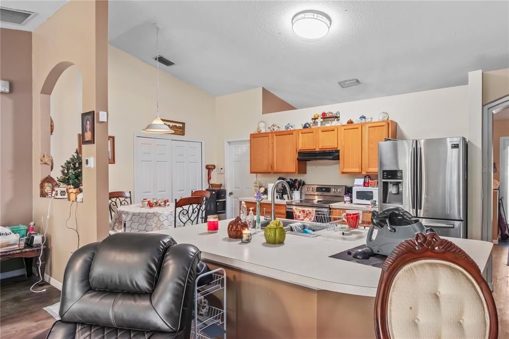 For Sale: $274,999 (3 beds, 2 baths, 2020 Square Feet)