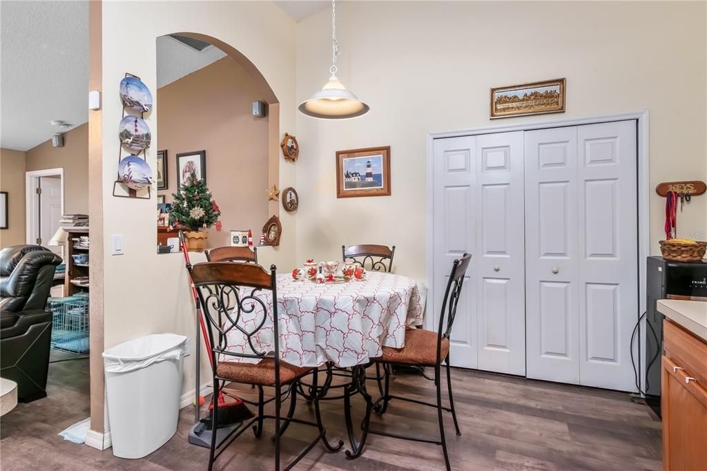 For Sale: $274,999 (3 beds, 2 baths, 2020 Square Feet)