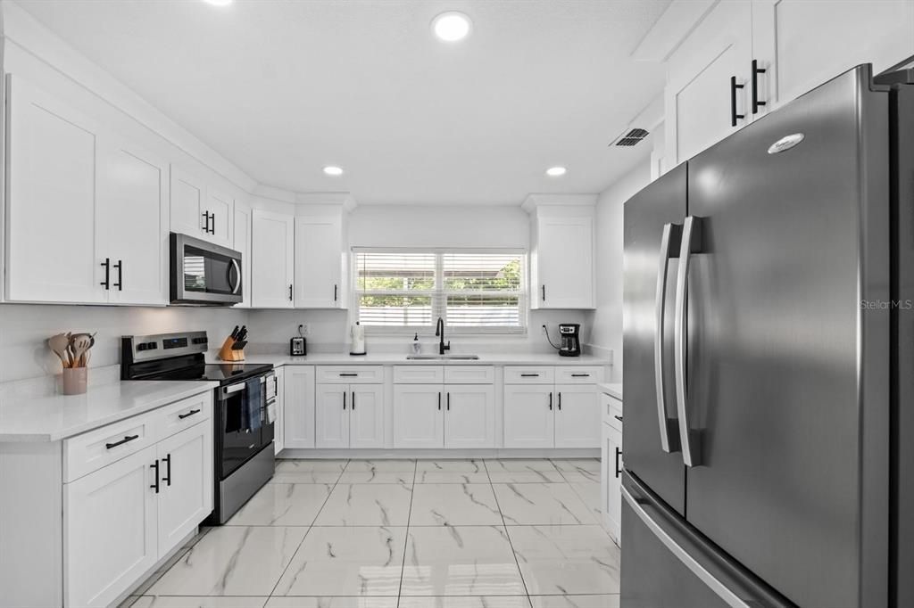 For Sale: $420,000 (3 beds, 1 baths, 1275 Square Feet)