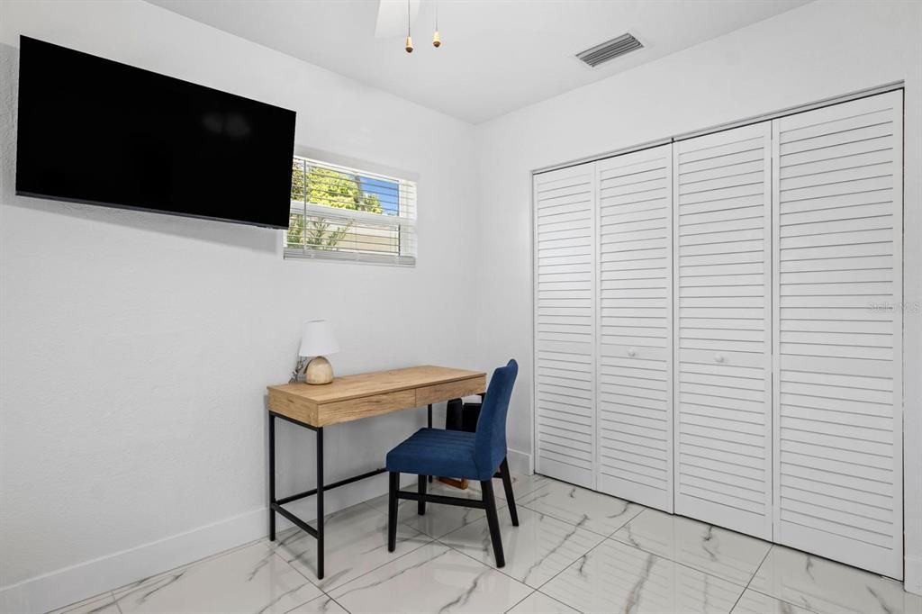 For Sale: $420,000 (3 beds, 1 baths, 1275 Square Feet)