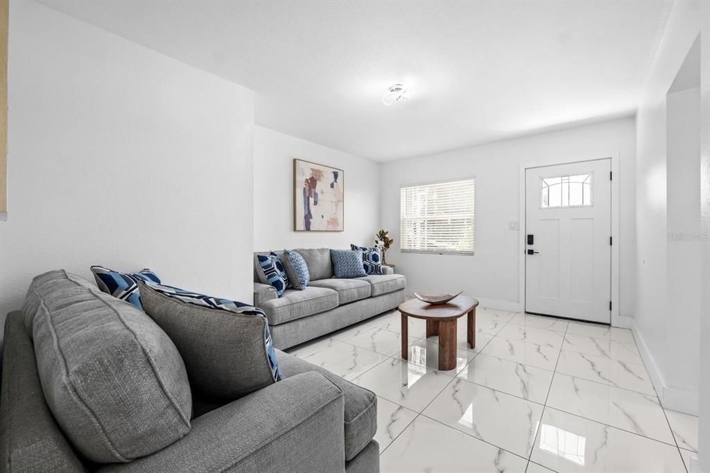 For Sale: $420,000 (3 beds, 1 baths, 1275 Square Feet)