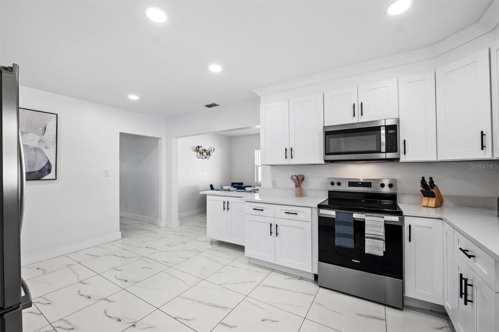 For Sale: $420,000 (3 beds, 1 baths, 1275 Square Feet)