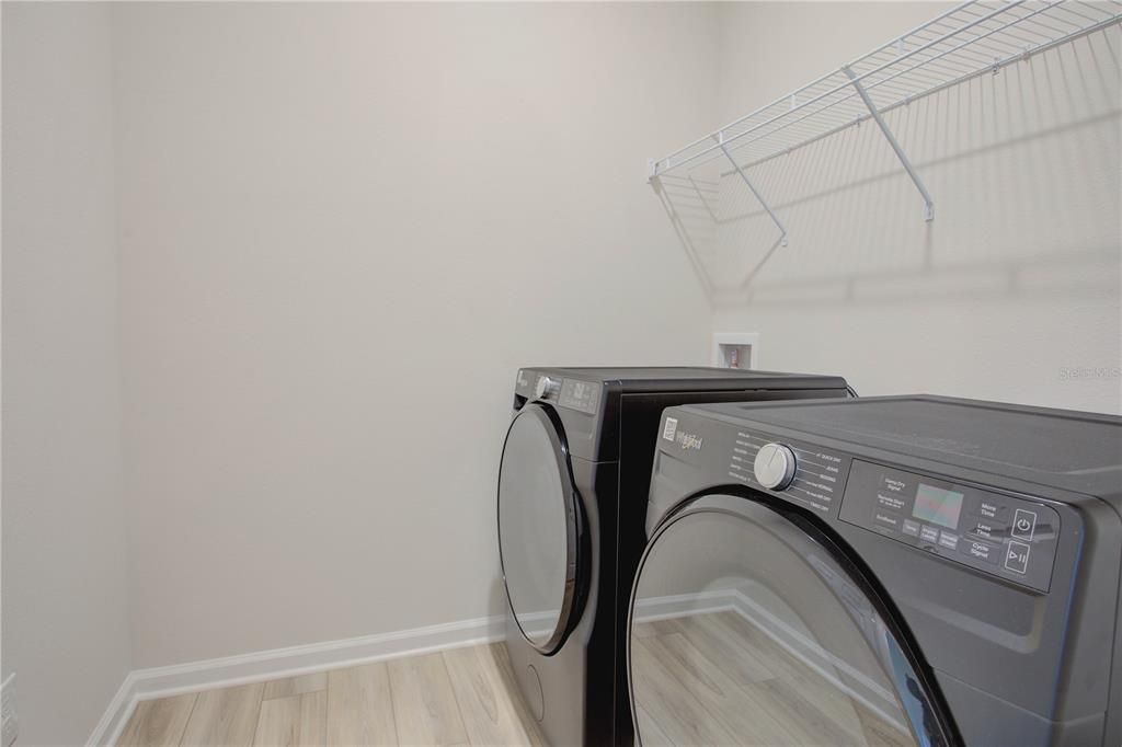 На продажу: $349,900 (3 спален, 2 ванн, 1574 Квадратных фут)