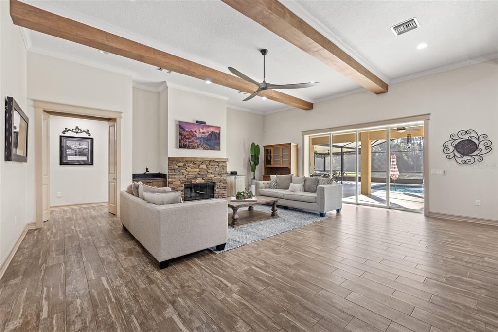 待售: $1,400,000 (5 贝兹, 4 浴室, 4100 平方英尺)