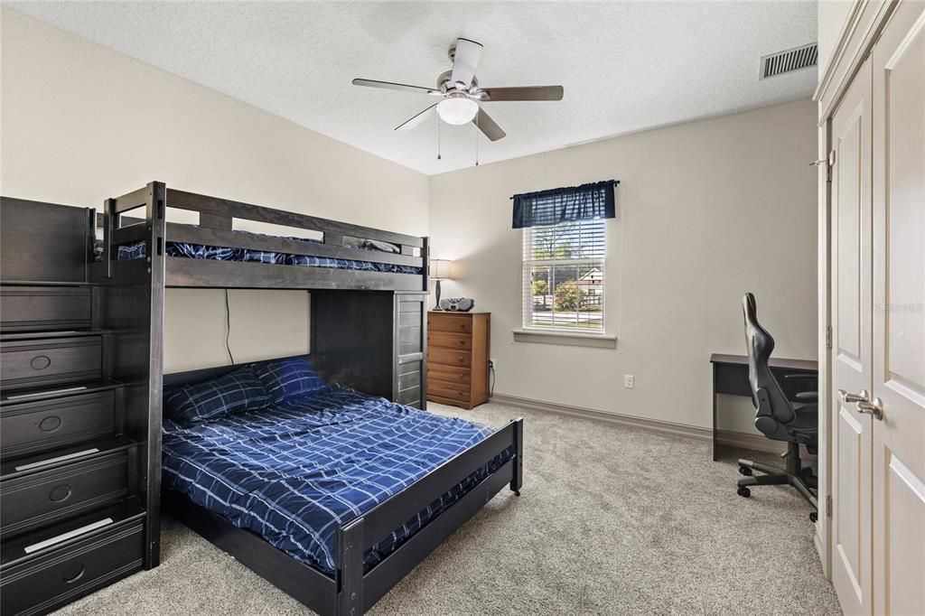 待售: $1,400,000 (5 贝兹, 4 浴室, 4100 平方英尺)