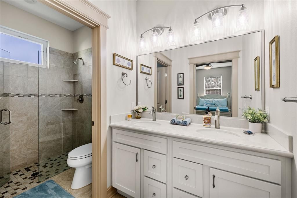 待售: $1,400,000 (5 贝兹, 4 浴室, 4100 平方英尺)