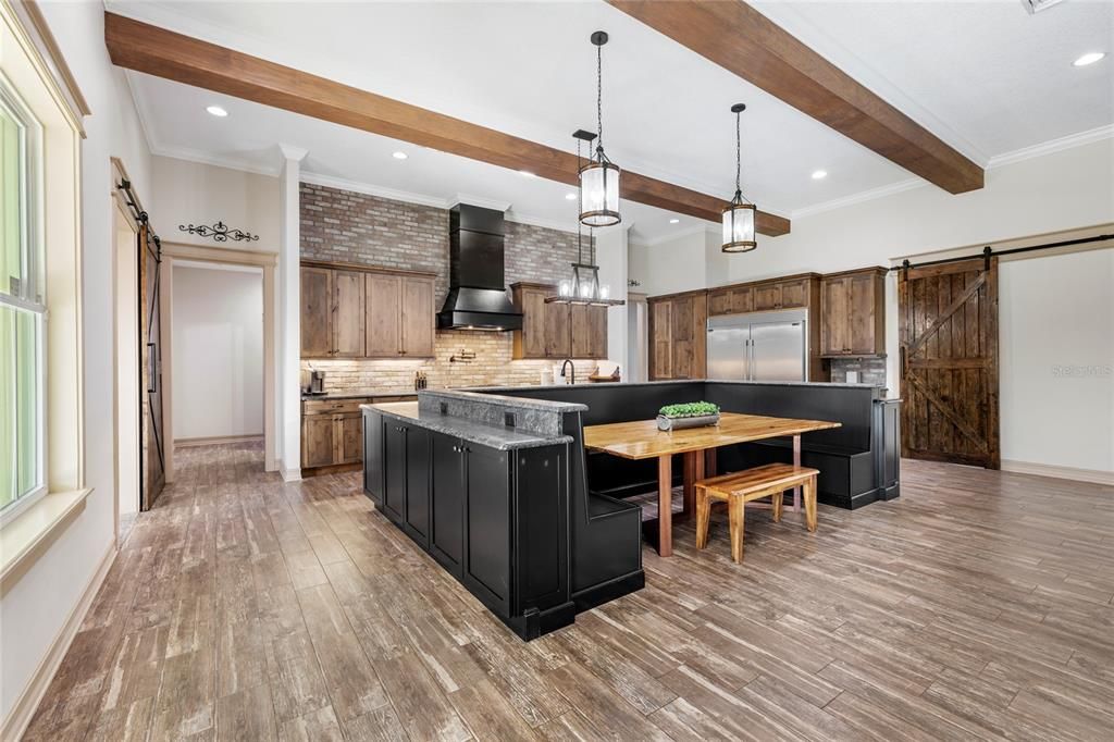 待售: $1,400,000 (5 贝兹, 4 浴室, 4100 平方英尺)