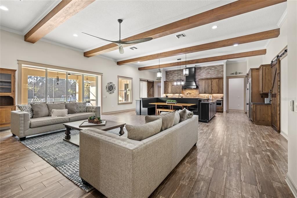 待售: $1,400,000 (5 贝兹, 4 浴室, 4100 平方英尺)