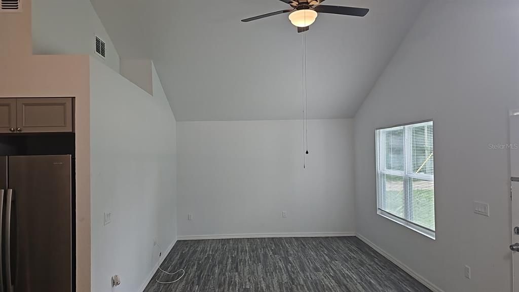 En Venta: $215,900 (3 camas, 2 baños, 1079 Pies cuadrados)