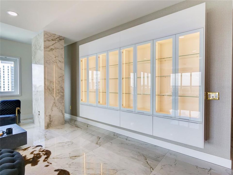 出租: $8,500 (3 贝兹, 3 浴室, 2475 平方英尺)