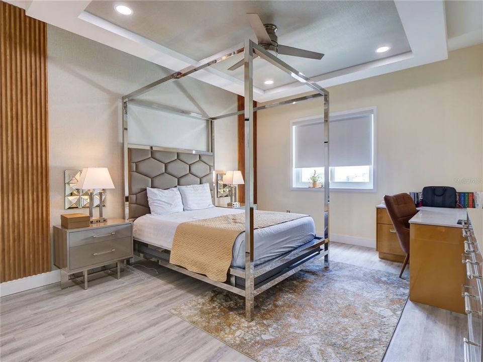 出租: $8,500 (3 贝兹, 3 浴室, 2475 平方英尺)