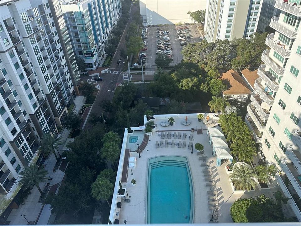 出租: $8,500 (3 贝兹, 3 浴室, 2475 平方英尺)