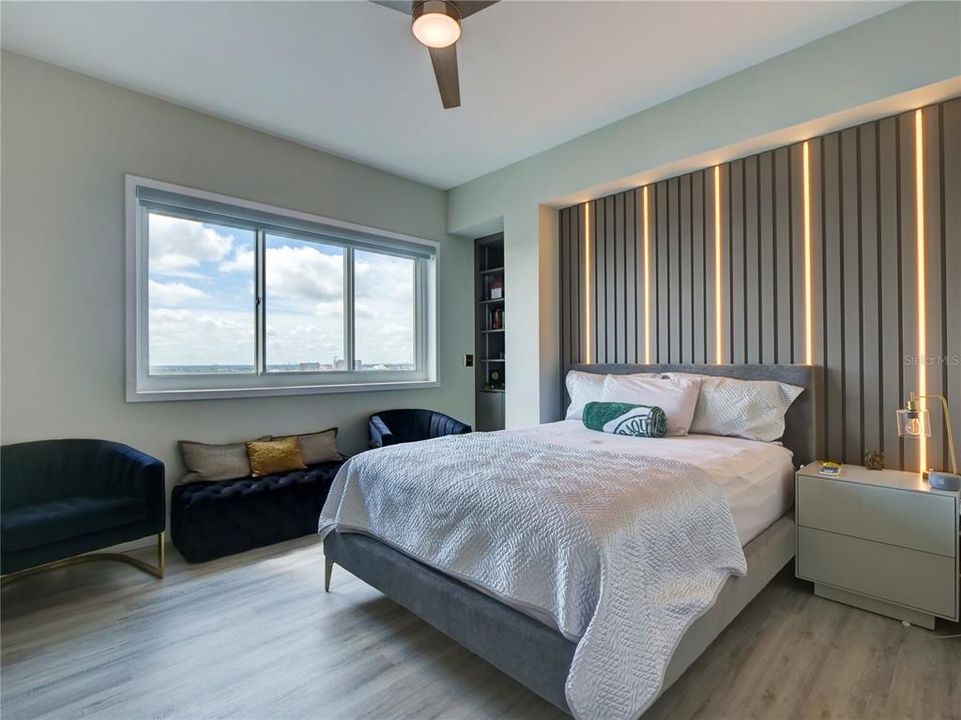 出租: $8,500 (3 贝兹, 3 浴室, 2475 平方英尺)