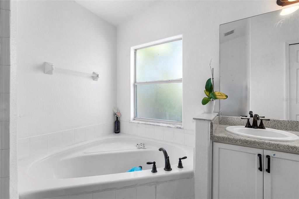 For Sale: $429,900 (4 beds, 2 baths, 1349 Square Feet)