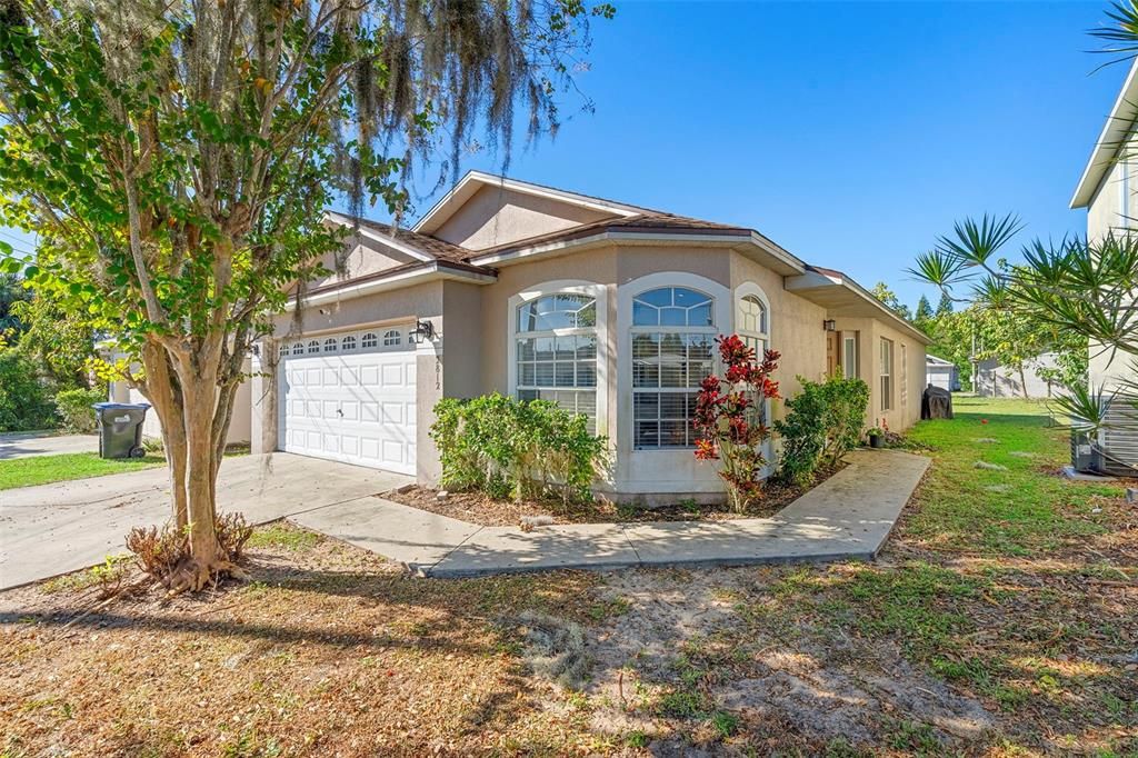 For Sale: $429,900 (4 beds, 2 baths, 1349 Square Feet)