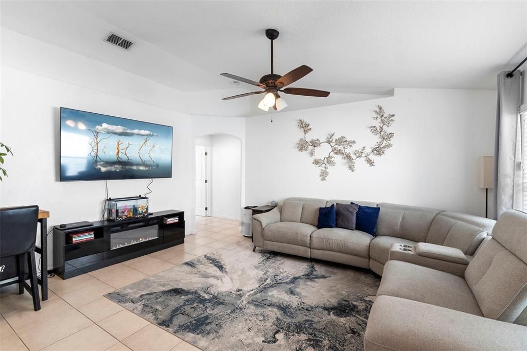 For Sale: $429,900 (4 beds, 2 baths, 1349 Square Feet)