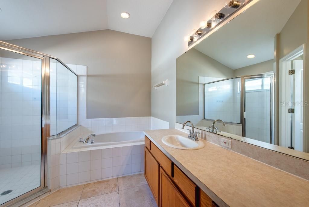 For Sale: $375,000 (3 beds, 2 baths, 1867 Square Feet)