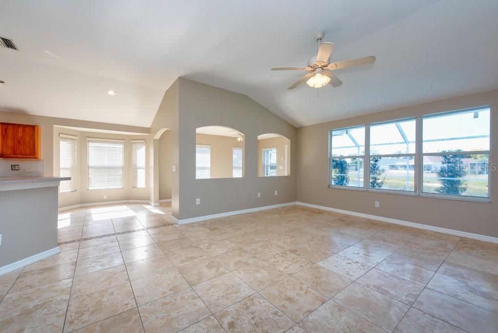 For Sale: $375,000 (3 beds, 2 baths, 1867 Square Feet)