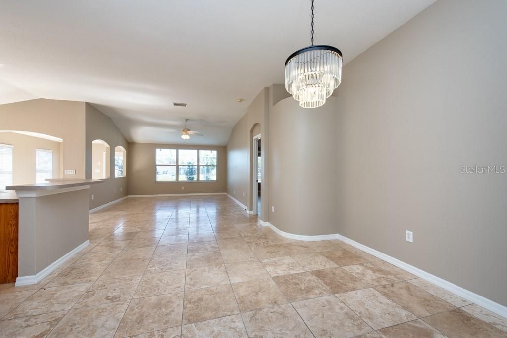 For Sale: $375,000 (3 beds, 2 baths, 1867 Square Feet)