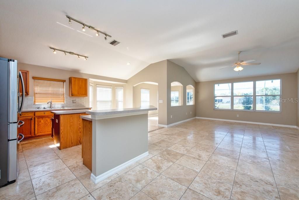 For Sale: $375,000 (3 beds, 2 baths, 1867 Square Feet)