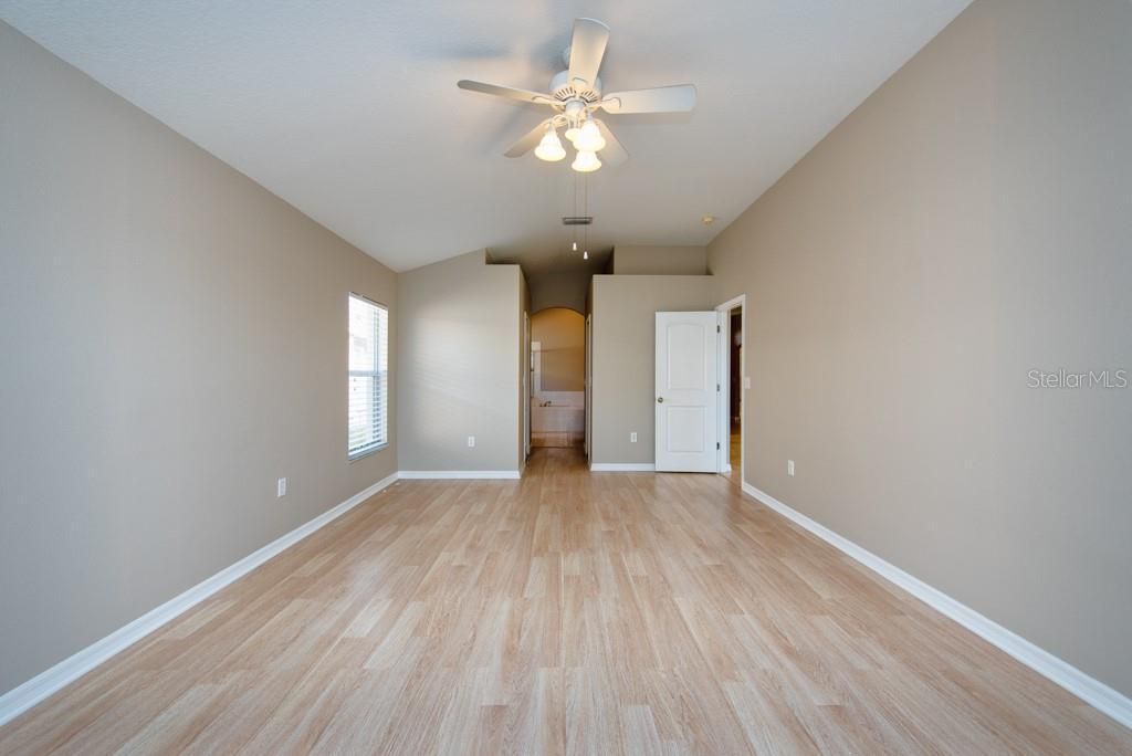 For Sale: $375,000 (3 beds, 2 baths, 1867 Square Feet)