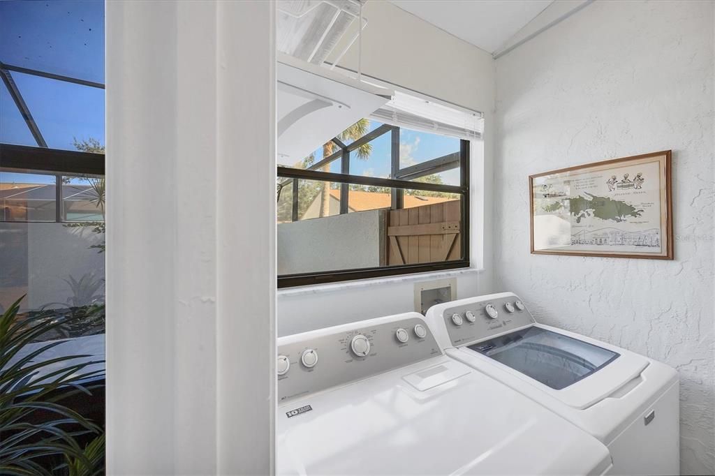 Active With Contract: $254,900 (2 beds, 2 baths, 1127 Square Feet)