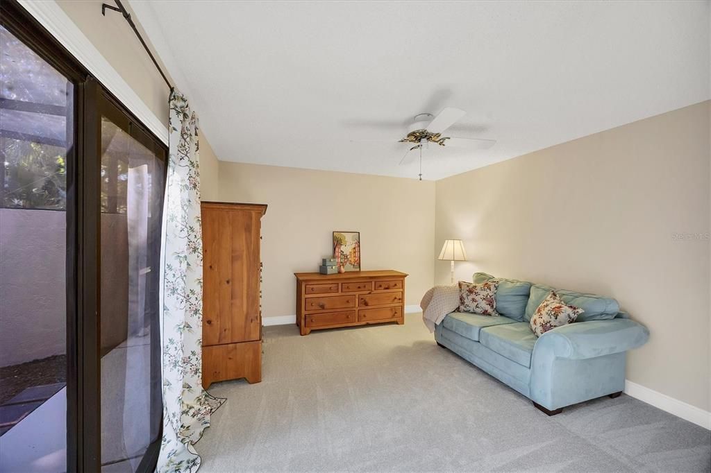 Active With Contract: $254,900 (2 beds, 2 baths, 1127 Square Feet)