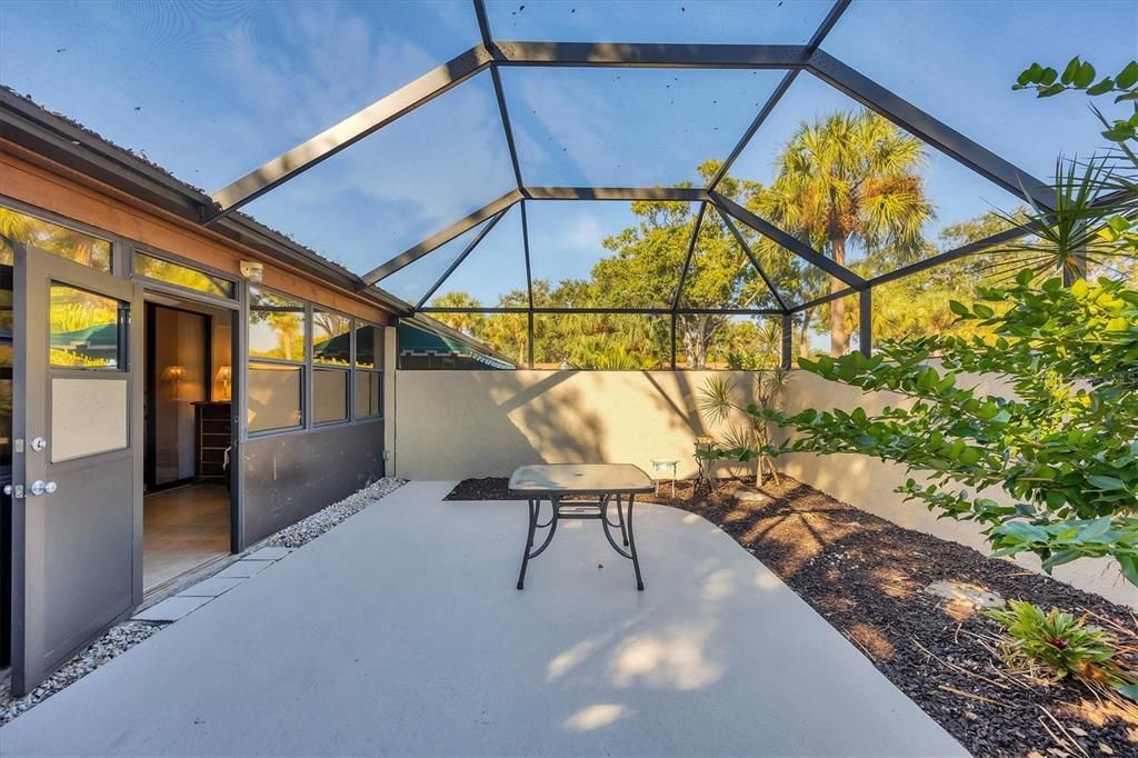 Active With Contract: $254,900 (2 beds, 2 baths, 1127 Square Feet)