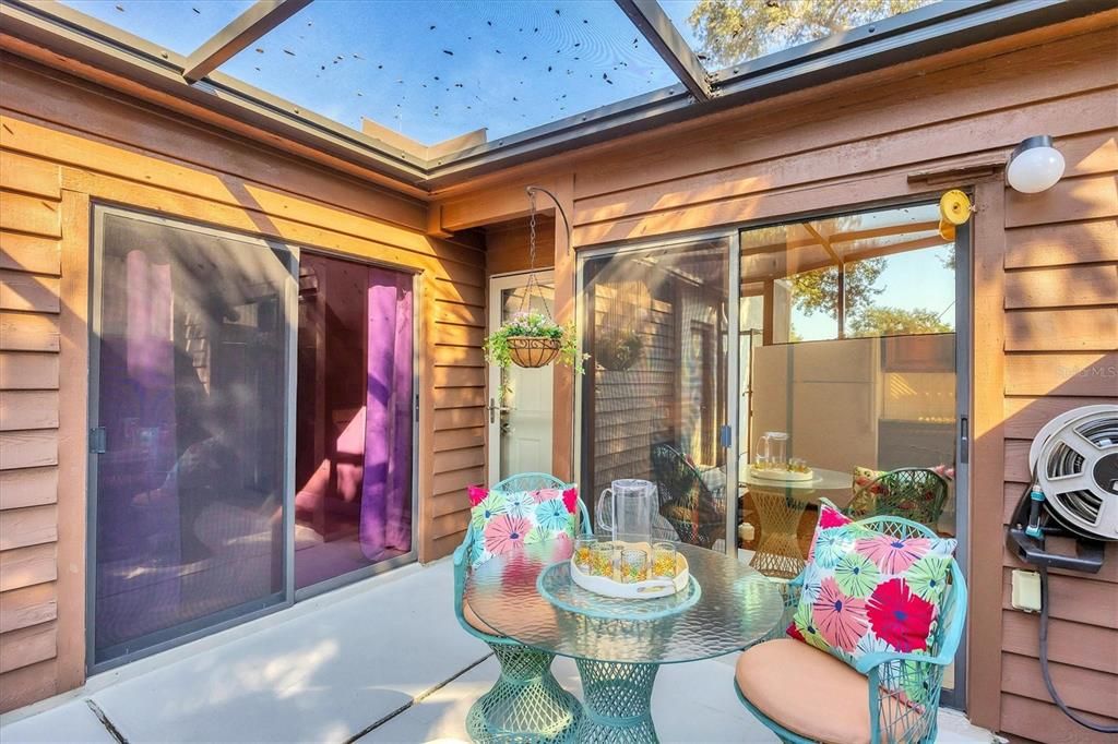 Active With Contract: $254,900 (2 beds, 2 baths, 1127 Square Feet)