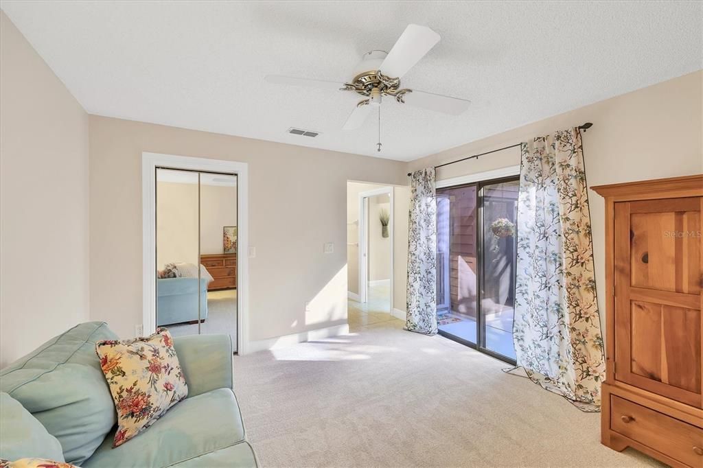 Active With Contract: $254,900 (2 beds, 2 baths, 1127 Square Feet)