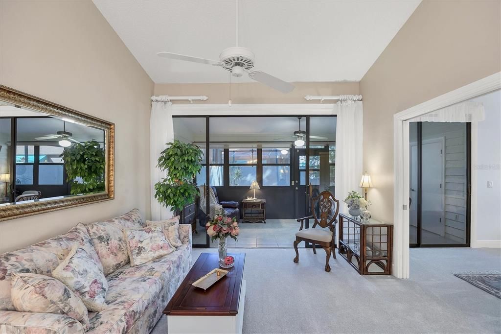 Active With Contract: $254,900 (2 beds, 2 baths, 1127 Square Feet)