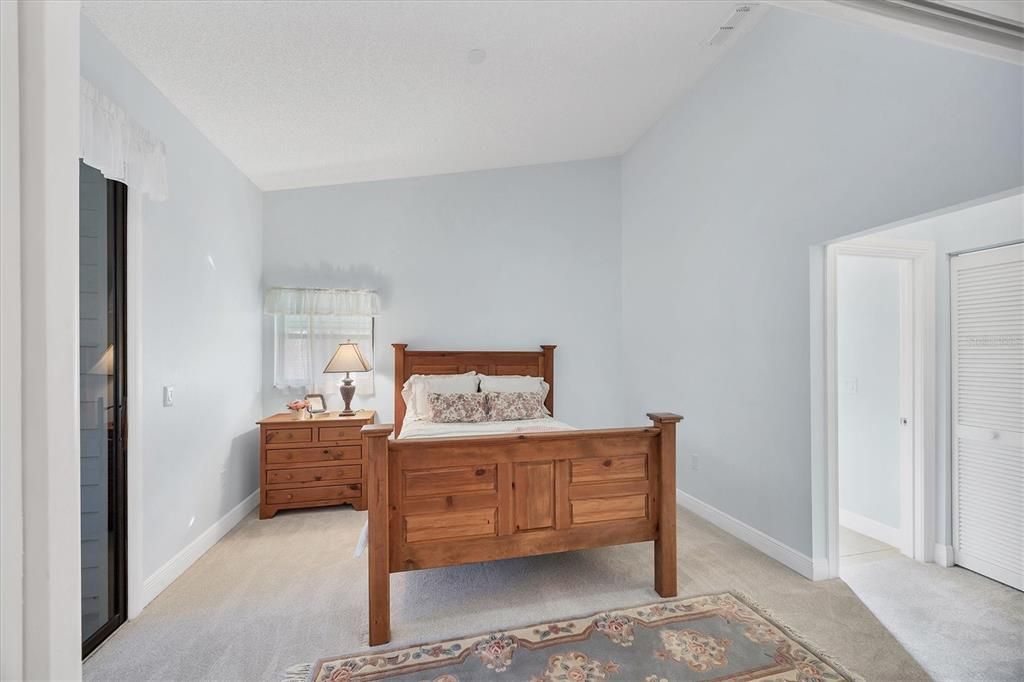 Active With Contract: $254,900 (2 beds, 2 baths, 1127 Square Feet)