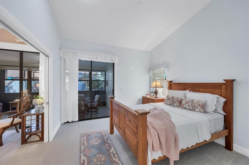 Active With Contract: $254,900 (2 beds, 2 baths, 1127 Square Feet)