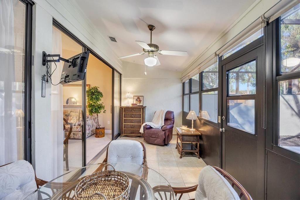 Active With Contract: $254,900 (2 beds, 2 baths, 1127 Square Feet)