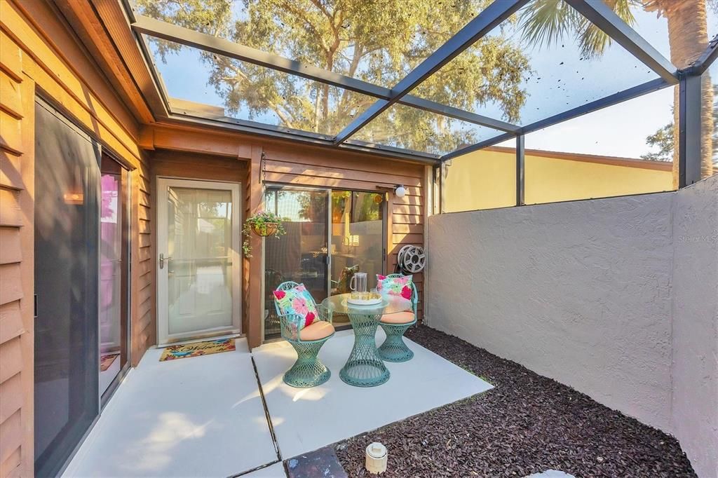 Active With Contract: $254,900 (2 beds, 2 baths, 1127 Square Feet)