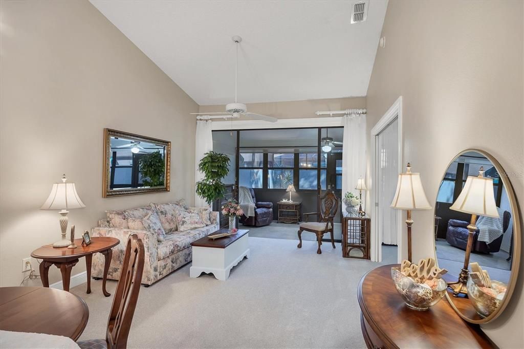 Active With Contract: $254,900 (2 beds, 2 baths, 1127 Square Feet)