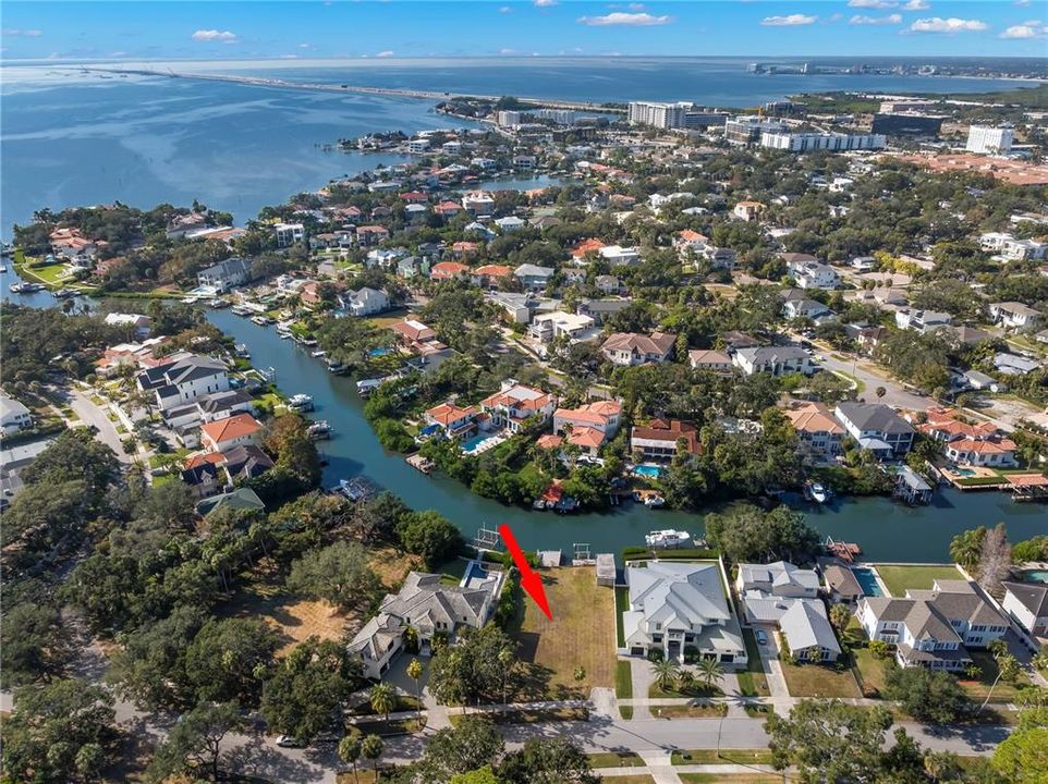 На продажу: $2,350,000 (0.31 acres)