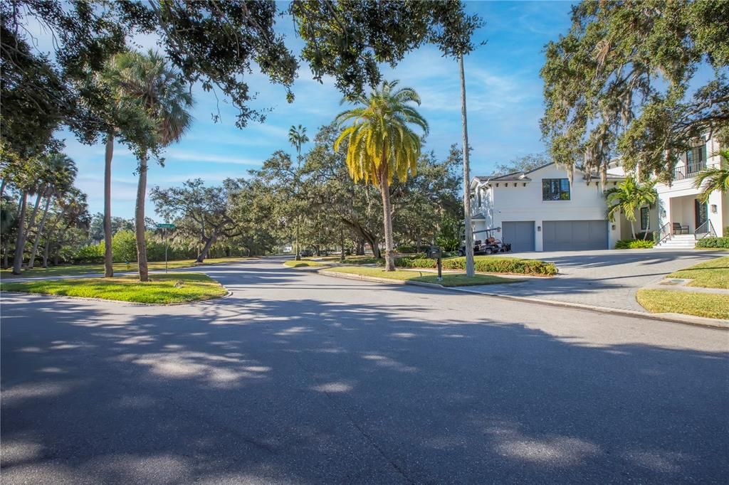 На продажу: $2,350,000 (0.31 acres)