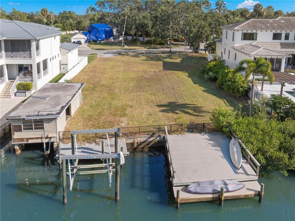 На продажу: $2,350,000 (0.31 acres)