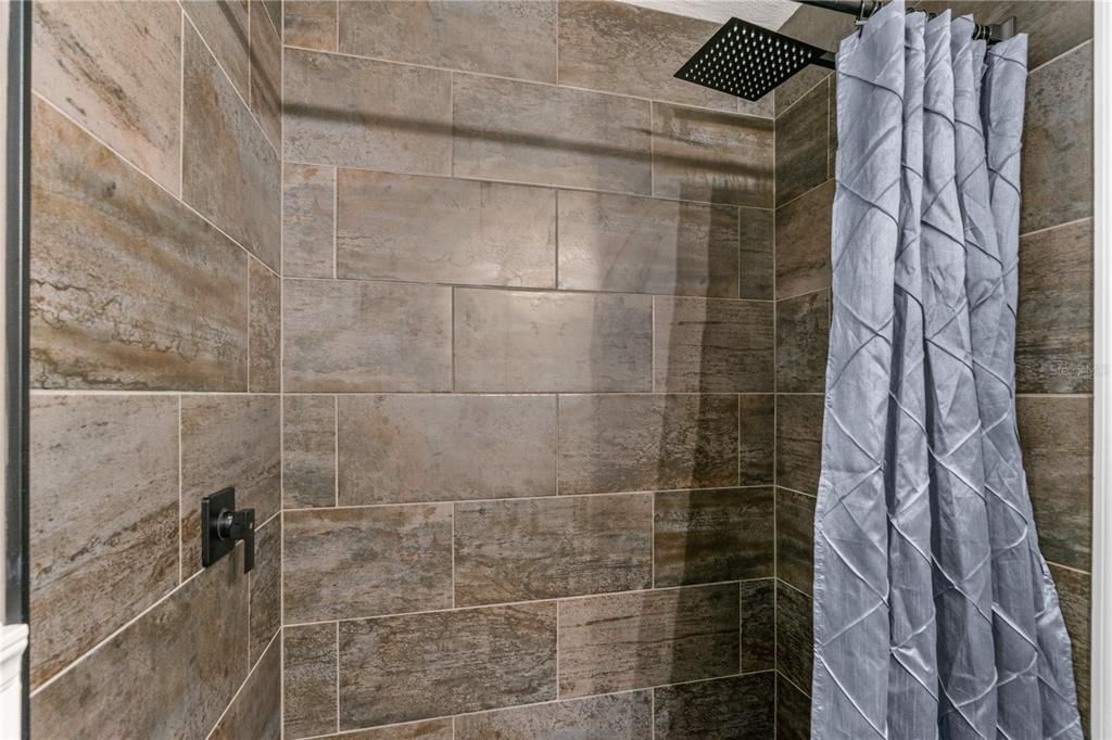 待售: $729,000 (4 贝兹, 3 浴室, 2040 平方英尺)