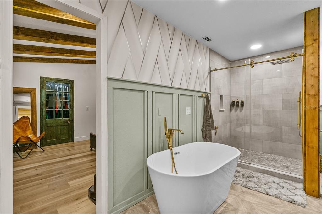 待售: $729,000 (4 贝兹, 3 浴室, 2040 平方英尺)