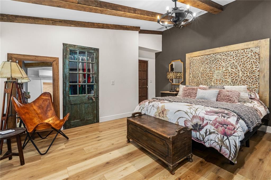 待售: $729,000 (4 贝兹, 3 浴室, 2040 平方英尺)